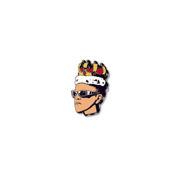 SUGGS CROWN PIN BADGE